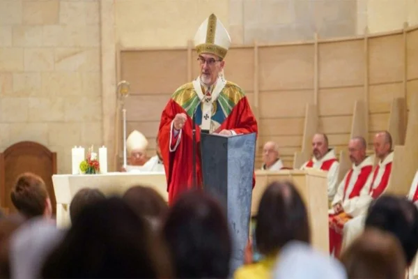 O cardeal Pizzaballa celebra a missa em Jerusalém na Jornada do Migrante