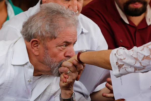 Ministro do STJ envia ao STF recurso de Lula em habeas corpus
