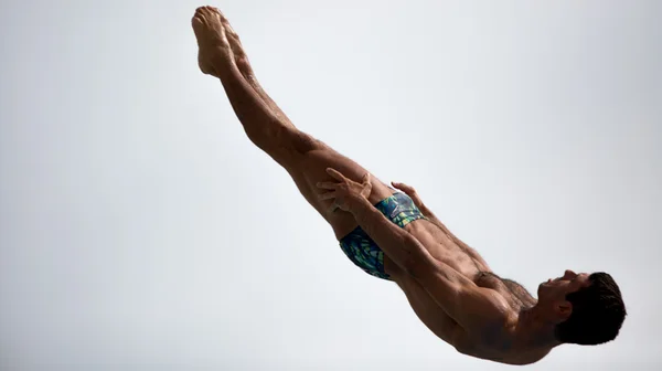 Brasiliense Hugo Parisi está nas semifinais do saltos ornamentais