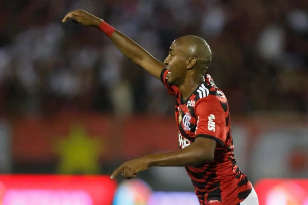 Carioca: reservas do Flamengo empatam com o Bangu fora de casa