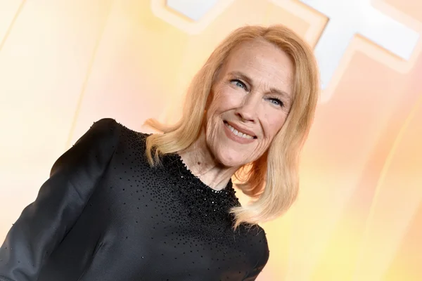 Relembre o legado de Catherine O’Hara, atriz que morreu aos 71 anos