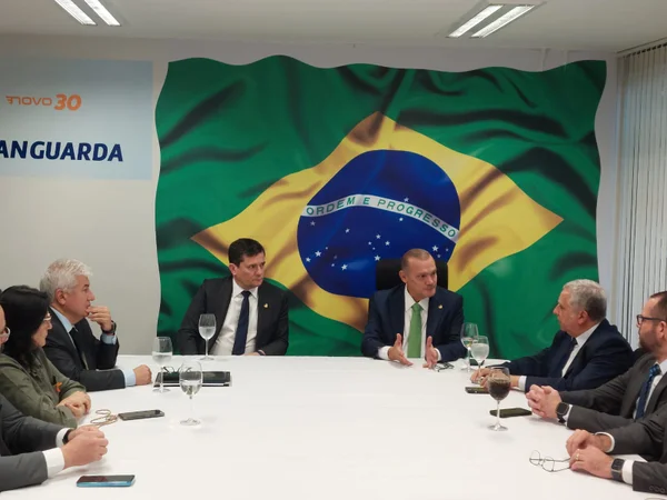 Comemoração no Senado após vitória de Sergio Moro no TSE