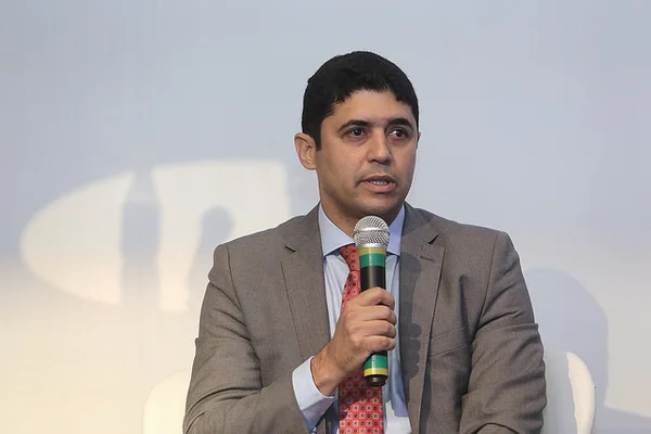 CGU investigará “colagem” em documentos do contrato da Covaxin