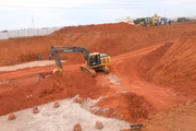 O destaque é a construção do Emissário Samambaia, as duas novas estações 35 e 36 e a estação de energia SR63. As obras são executadas pelo Consórcio CG–JFJ, vencedor da licitação para a expansão de Samambaia.
