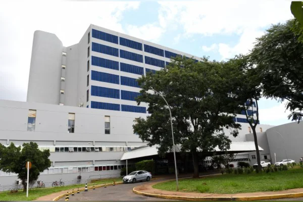 Técnico de enfermagem é preso por estupro de mulher no pós-parto em UTI
