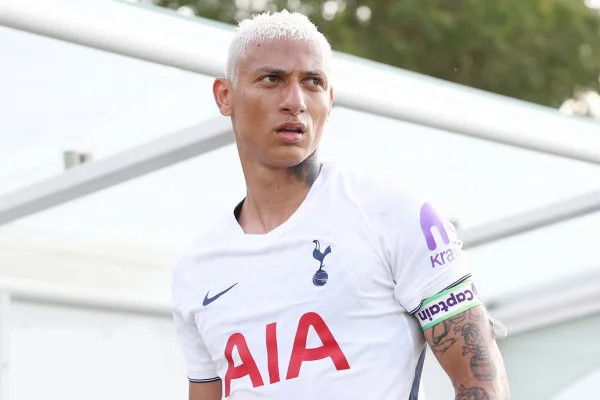Após desabafo, Richarlison recebe apoio de fãs: “Coração mais puro”
