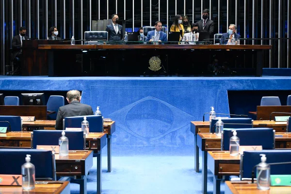 Fundão de R$ 5,7 bi: Senado segue Câmara e derruba veto de Bolsonaro