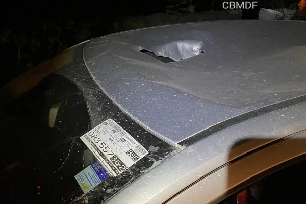 Pedra fura teto de carro e mata passageiro, de 35 anos, no DF