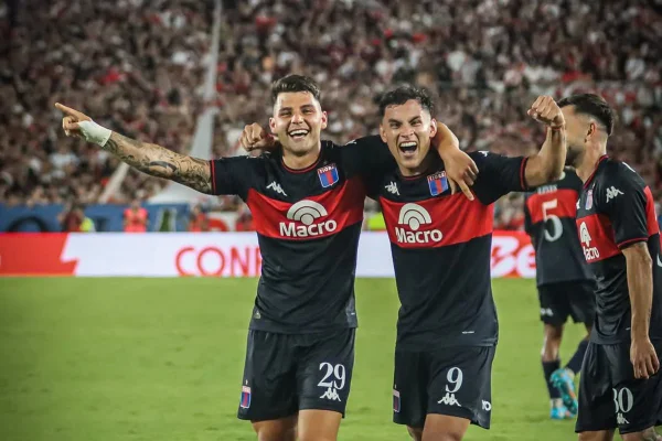 Foto colorida do time do Tigre - Metrópoles