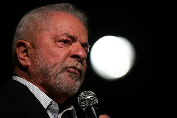 O Brasil oficializa hoje um retrocesso de 20 anos