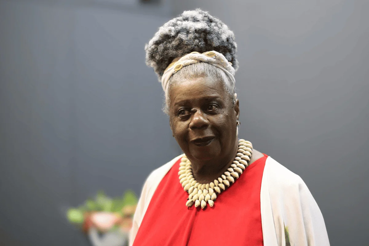 Concessão do título foi aprovada em votação unânime e autora será a primeira mulher negra a receber a honraria pela universidade Concessão do título foi aprovada em votação unânime e autora será a primeira mulher negra a receber a honraria pela universidade