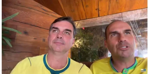 Flavio e Eduardo Bolsonaro live