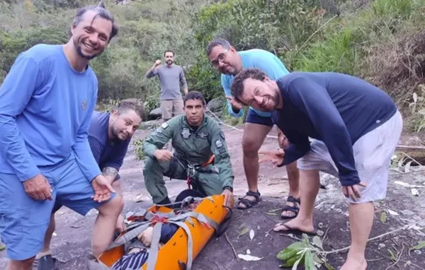 Chapada Diamantina: turista cai durante escalada e é resgatado de rapel