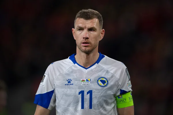 Foto colorida de Dzeko - Metrópoles