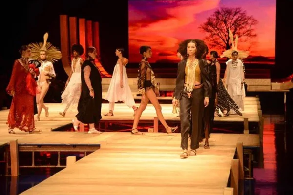 Em passarela com curvas, modelos desfilam no minas trend - Metrópoles