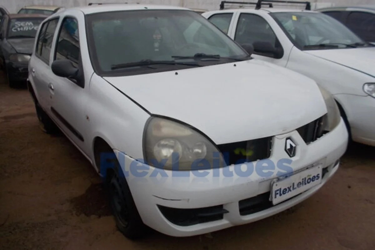 Renault Clio AUT 10 16VH 2007 R$ 1,5 mil Renault Clio AUT 10 16VH 2007 R$ 1,5 mil