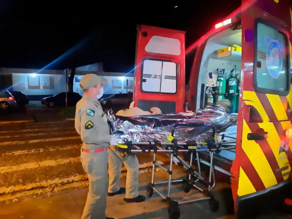Briga por causa de ciúme termina com homem esfaqueado em Maringá