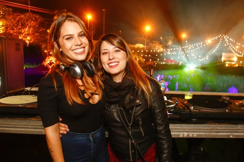 DJ Paula Torelly e Gaia Diniz DJ Paula Torelly e Gaia Diniz