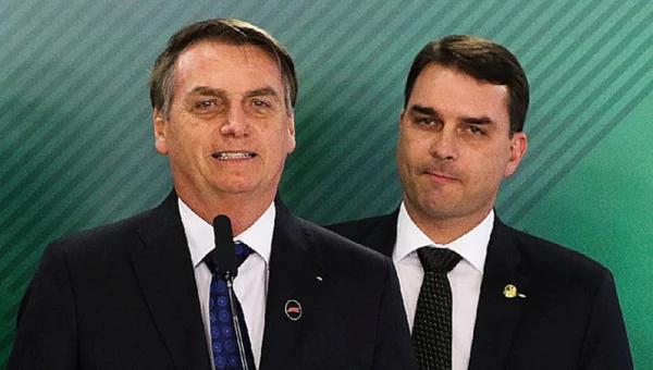 Flávio quer Bolsonaro nos debates no 1º turno, mas Lula é peça-chave