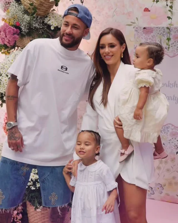 Filhas de Neymar: veja como foi a decoração da festa de Helena e Mel - destaque galeria Filhas de Neymar: veja como foi a decoração da festa de Helena e Mel - destaque galeria