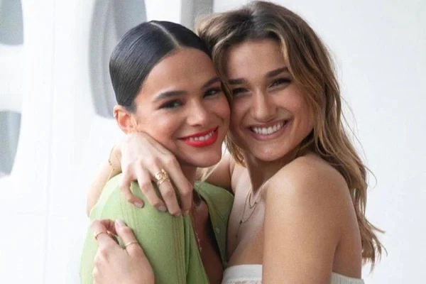 Bruna Marquezine revela planos de abrir empresa com Sasha Meneghel
