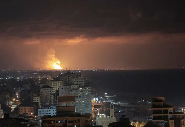 Israel bombardeia Gaza e mata 13 pessoas; entre elas, 4 crianças