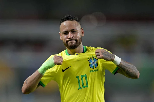 Imagem colorida de Neymar com a camisa da Seleção Brasileira - Metrópoles