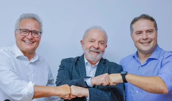 Lula recebe Renan Calheiros e Renan Filho para discutir eleições
