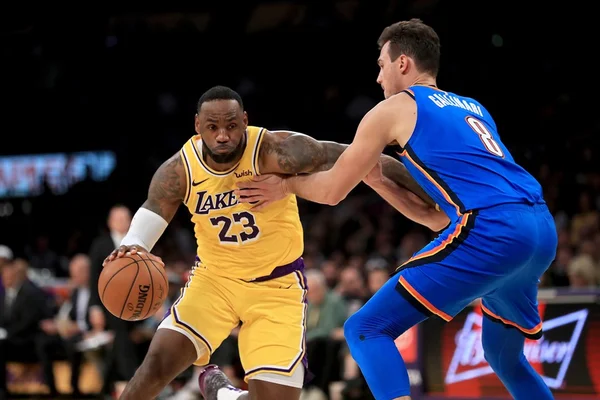LeBron brilha, Lakers vencem o Thunder e emplacam 6ª vitória