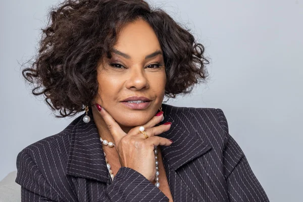 Solange Couto manda recado para atores reclamões: "Tá ruim? Então sai" - Metrópoles