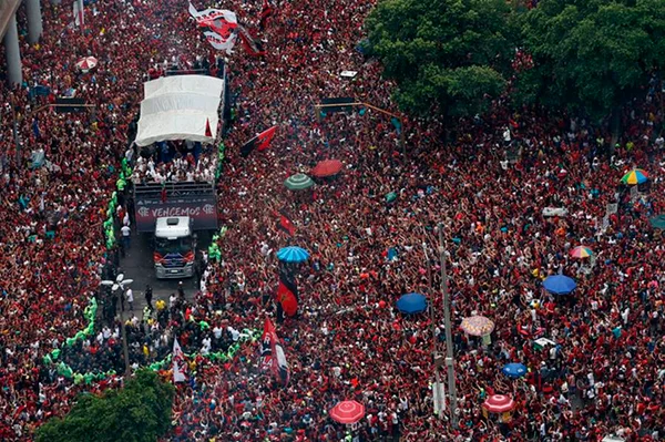 Flamengo acata pedido do TRE e adia celebração em caso de título
