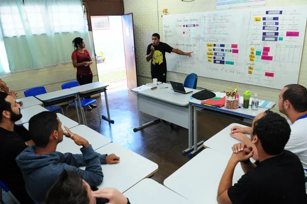 Há vagas para todas as séries em escola pública bilíngue de Taguatinga