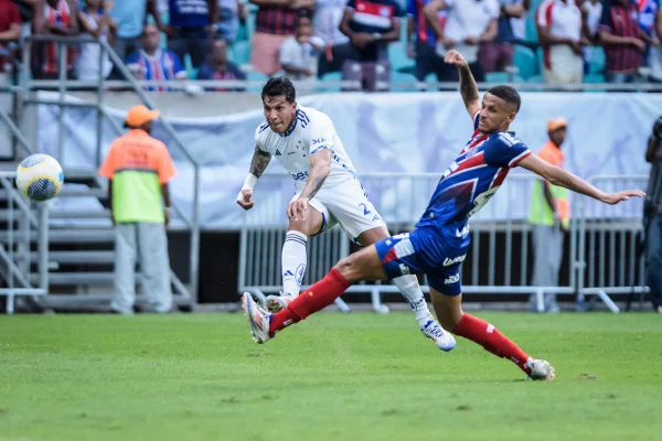 Imagem colorida da partida entre Bahia x Cruzeiro