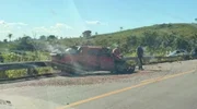 Colisão deixou três mortos e dois feridos na BR-422 Colisão deixou três mortos e dois feridos na BR-422