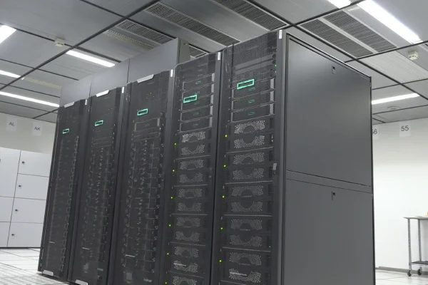Imagem mostra supercomputador do Inpe - Metrópoles