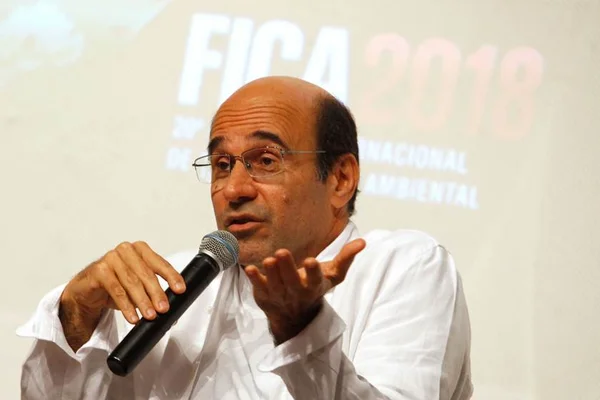 Autor de Onde Nascem os Fortes terá nova série na Globo