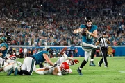 Trevor Lawrence marcou o touchdown da vitória nos últimos segundos