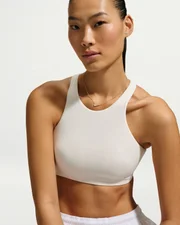 Nike lança primeira coleção própria de joias inspirada no logo Swoosh - imagem 6 Nike lança primeira coleção própria de joias inspirada no logo Swoosh - imagem 6