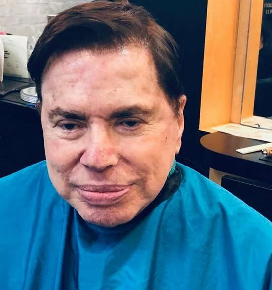 Modernoso! Silvio Santos muda corte de cabelo e ganha elogio: “Gatão” - destaque galeria