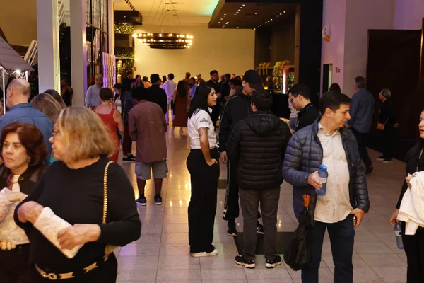 Público no show de Geraldo Azevedo e Chico César