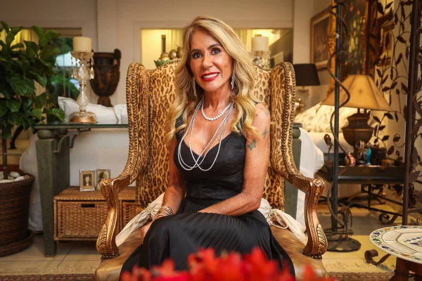 Rosângela Lacerda comemora mais um ano de vida entre amigos e família