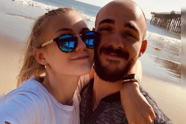 Foto colorida de Gabby Petito e Brian Laundrie - Metrópoles