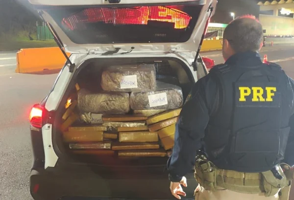 PRF apreensão barras de maconha BR-381