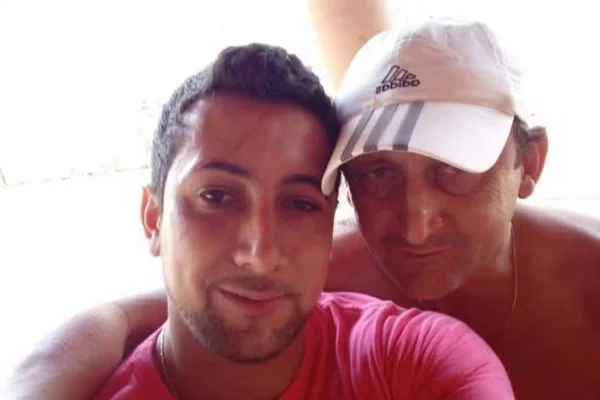 imagem colorida pai morre ao saber da morte do filho