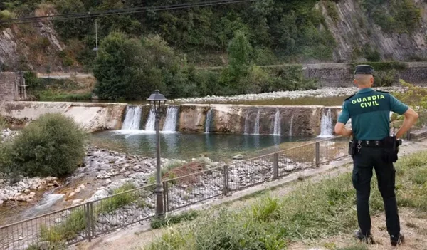 imagem colorida rio esca espanha