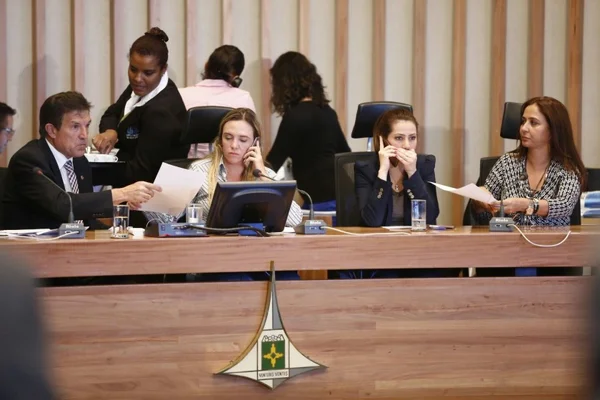 Câmara Legislativa aprova, em 1º turno, aumento do IPVA e permissão para postos em shoppings