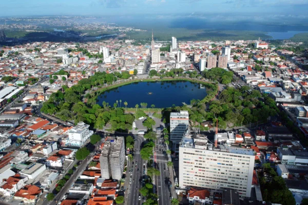 Imagem colorida de cidade