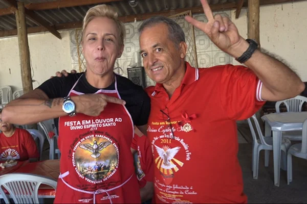 Comida de Verdade: Mara Alcamim mostra a cozinha da Festa do Divino