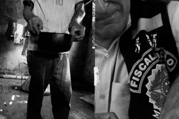 Foto preto e branco de trabalhador em condição análoga à escravidão e fiscalizador