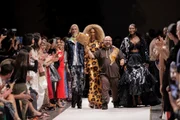 George Azevedo comemora desfile no Catwalk George Azevedo comemora desfile no Catwalk